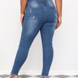 Plus ripped raw hem washed Jeggings